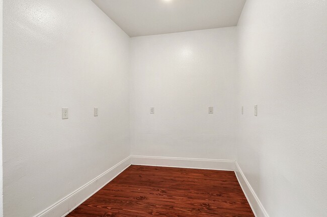 Building Photo - 2120-2122 New Orleans St.