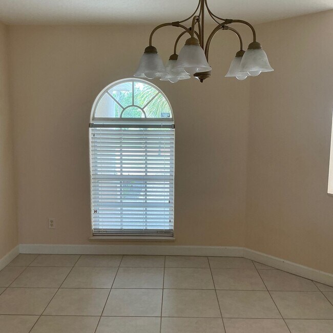 Building Photo - 3/2/2 RENTAL HOME AVAILABLE OFF DEL RIO AND PT ST LUCIE BLVD.