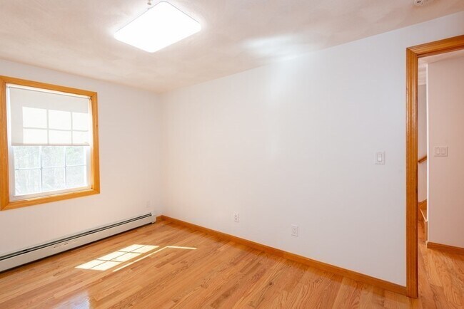 Building Photo - 19 Rosewood Dr