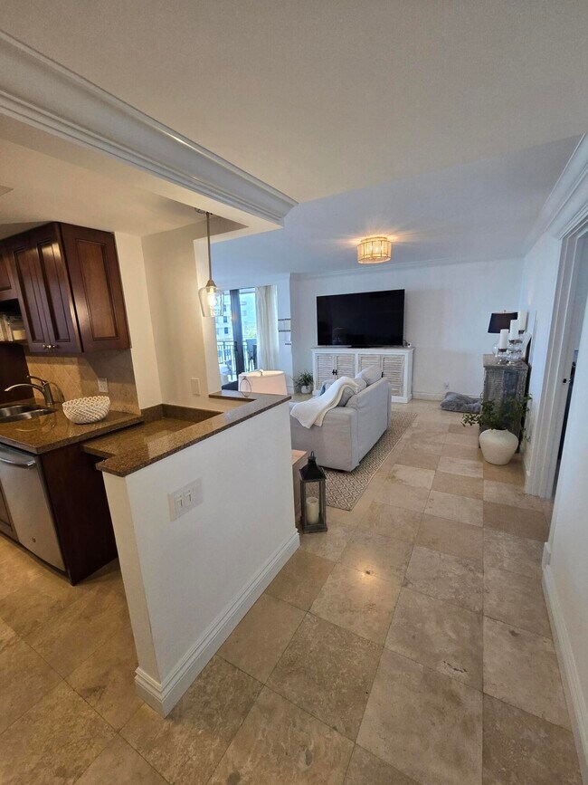 Building Photo - 5460 N Ocean Dr