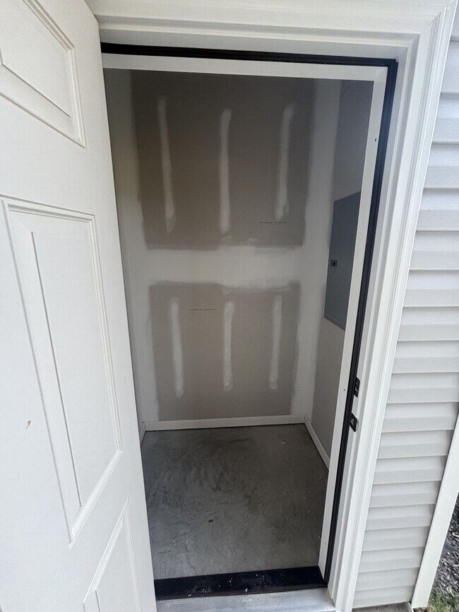 Building Photo - 612 S Blackmon St