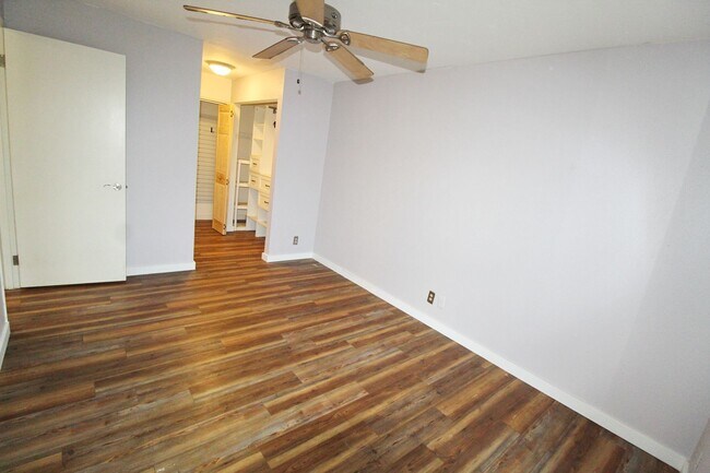 Building Photo - Kihei Villages Upper-Level Front Row Ocean View Condo