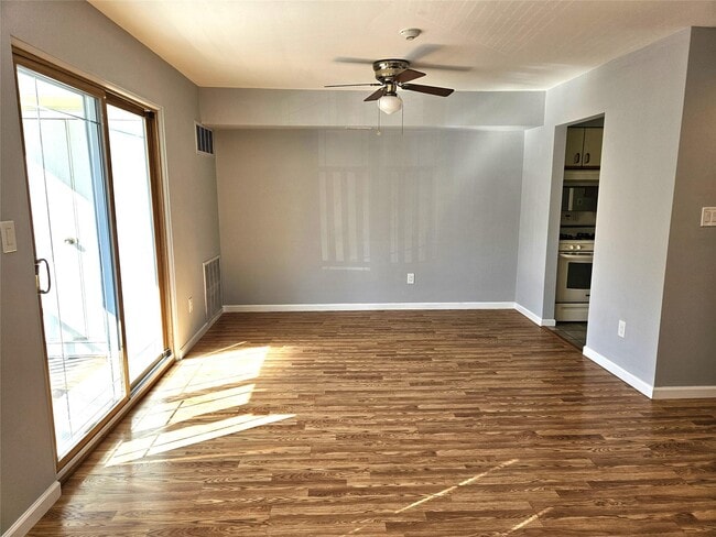 Building Photo - 210 Fairview Cir
