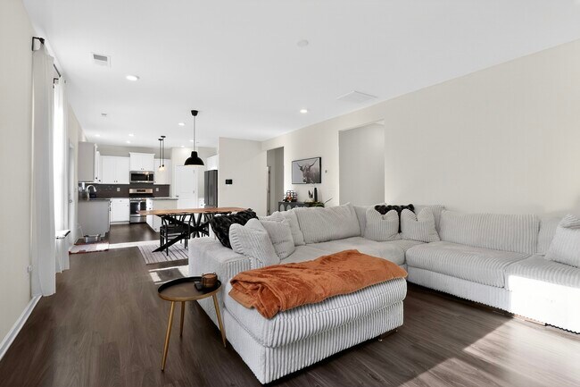 Building Photo - 7132 Wheyfield Dr