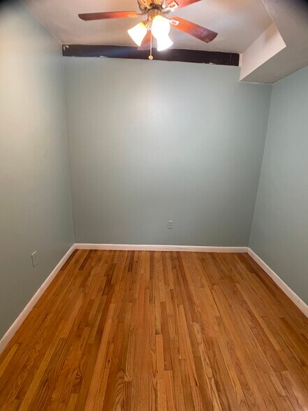 Building Photo - 169 Windsor St