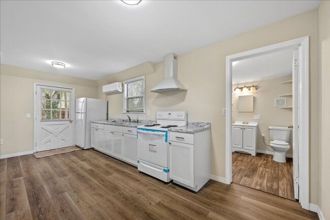 Building Photo - 3/2 with 1/1 In Law Suite in  Heritage Farms Orange Park South