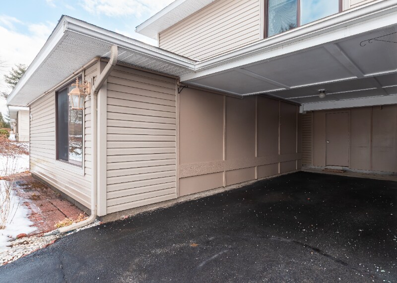 Building Photo - 43 Commons Dr