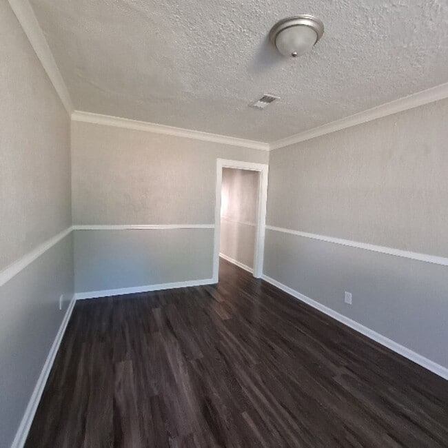 Building Photo - 927 Maple Dr