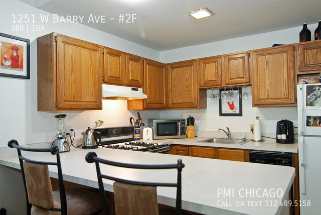 Building Photo - 1251 W Barry Ave