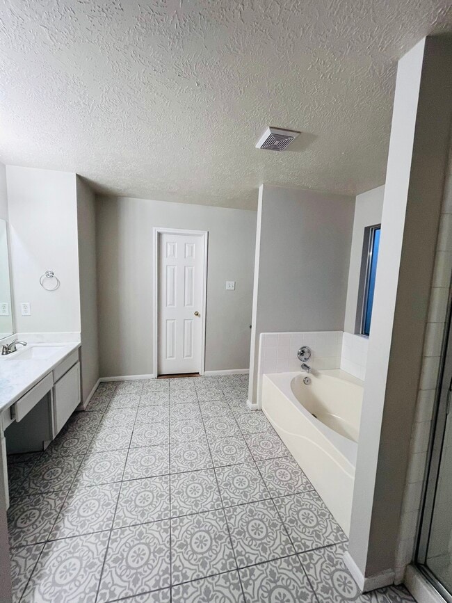 Building Photo - 23134 N Waterlake Dr