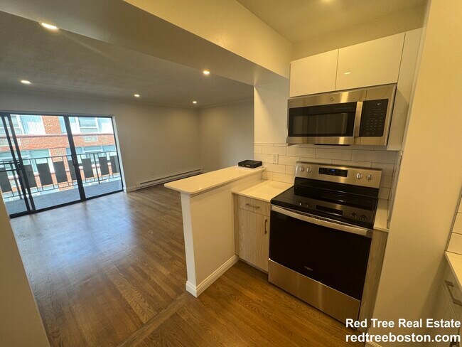 Building Photo - 320 Hammond Pond Pkwy