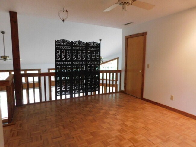 Building Photo - 20 Toppin Dr