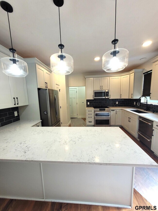 Building Photo - 16402 Iske Dr
