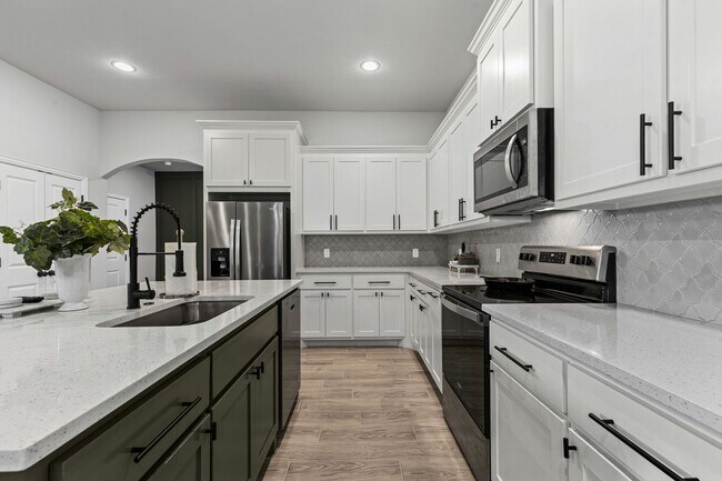Building Photo - Grand in Granbury!