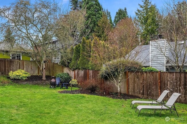 Building Photo - Bright & Charming 1Bed/1Bath + Den in Prim...