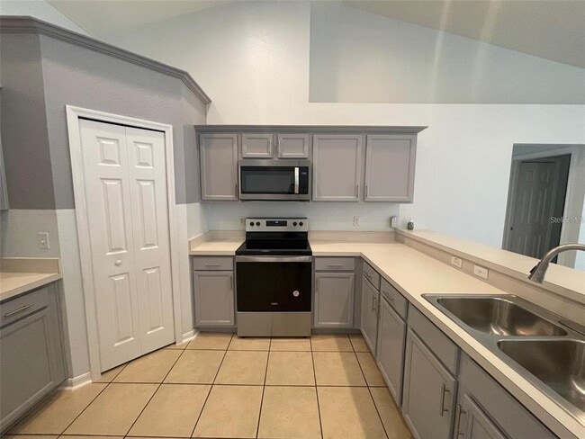 Building Photo - 949 Salerno Ct
