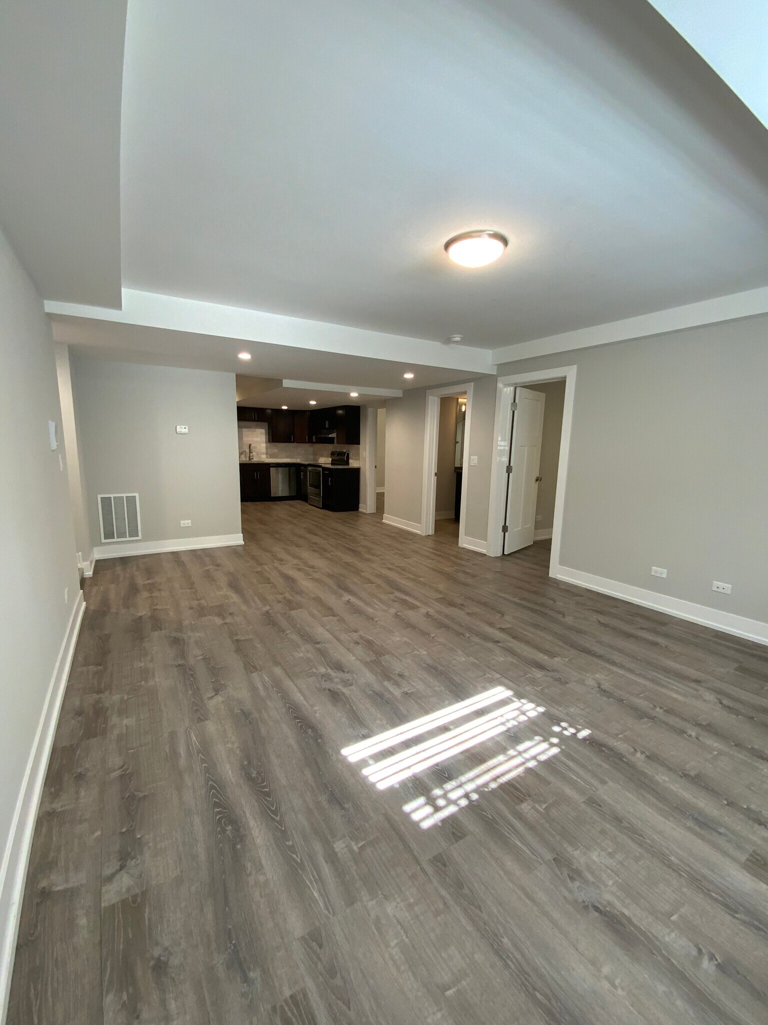 Building Photo - 1143 Maple Ave