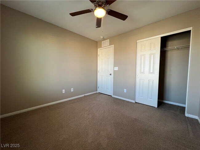 Building Photo - 10973 Sardinia Sands Dr