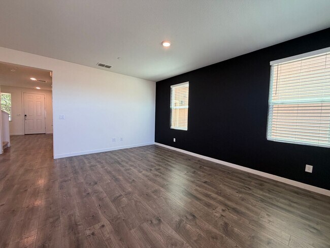 Building Photo - Beautiful 3-Bedroom Home in Anatolia