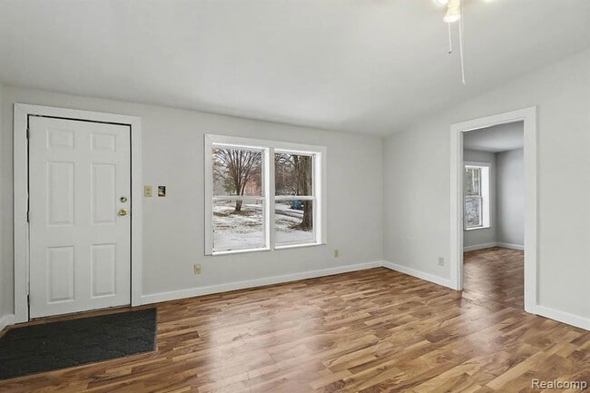 Building Photo - 1295 W Cook Rd