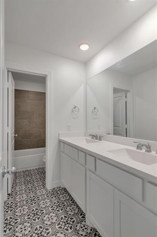 Building Photo - 14924 Nightmist Rd