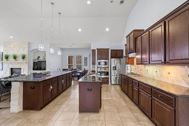 Building Photo - 31114 Lakeview Bend Ln