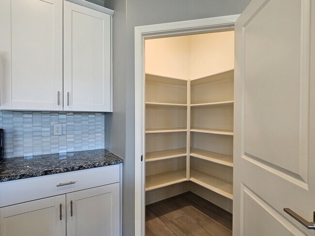 Building Photo - 10679 W Golson Dr