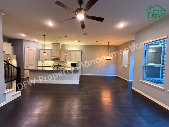 Building Photo - Spacious 3-Bedroom Townhome in Prime Arlington Location – Stylish, Modern, and Move-In Ready!