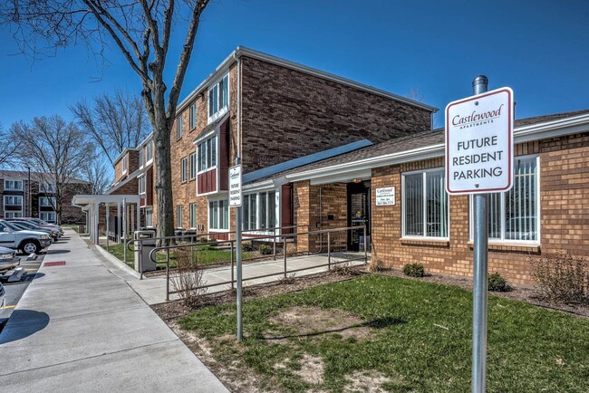 Building Photo - Castlewood Apartments