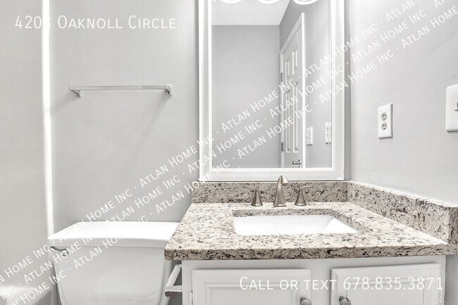 Building Photo - 4203 Oaknoll Cir