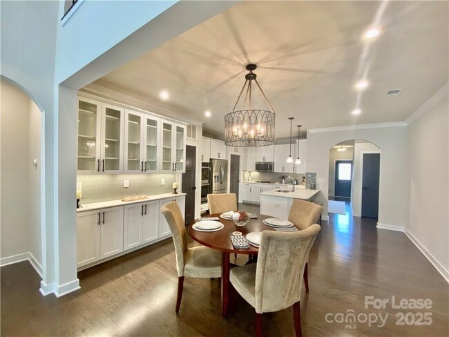 Building Photo - 6509 Winterfell Ct