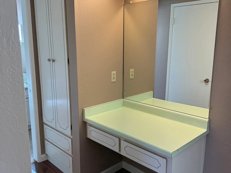 Building Photo - 2991 Neet Ave