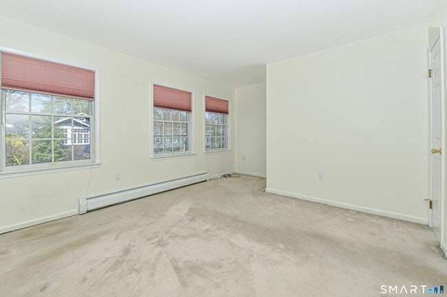 Building Photo - 5 Moody Ave