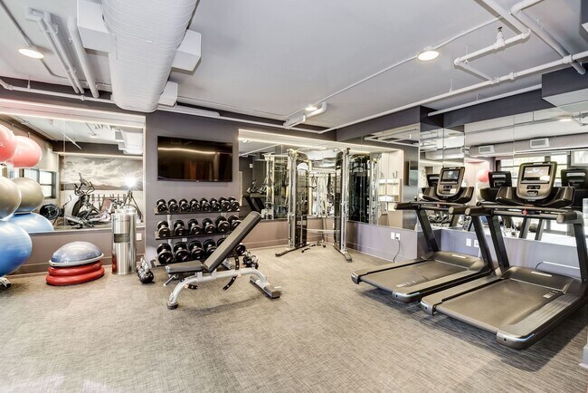 Building Photo - One Month Free For A Lease Start by 8/3! 6...