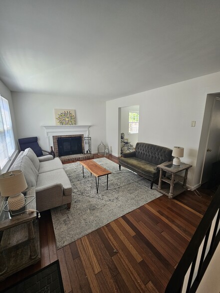 Building Photo - 803 Orangedale Ave