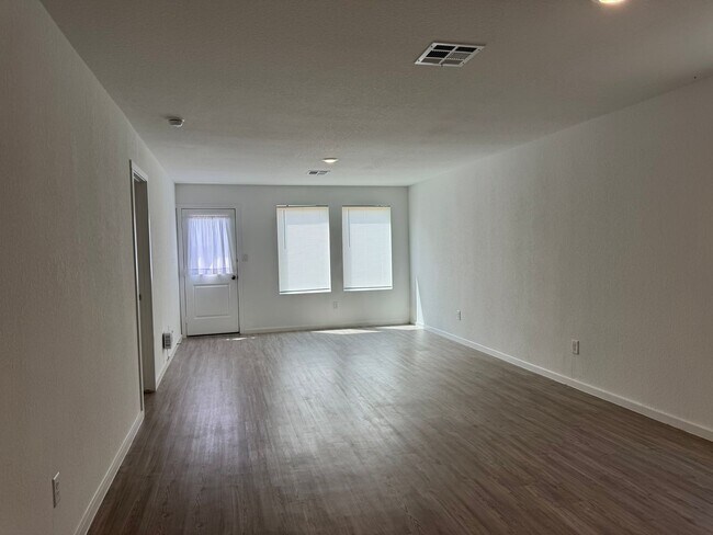 Building Photo - 12931 Kathleen St