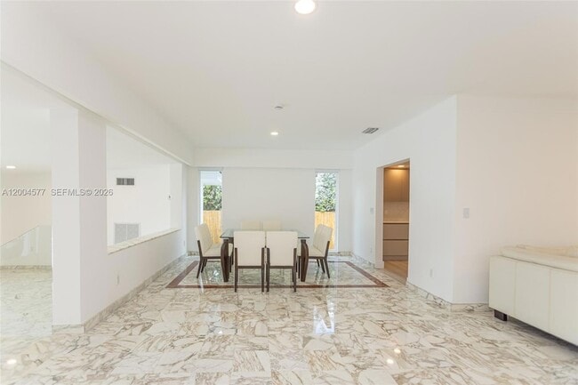 Building Photo - 1690 Daytonia Rd