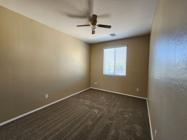 Building Photo - 3632 E Temecula Way