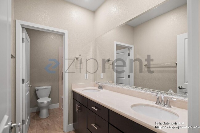 Building Photo - 2688 Randall Loop