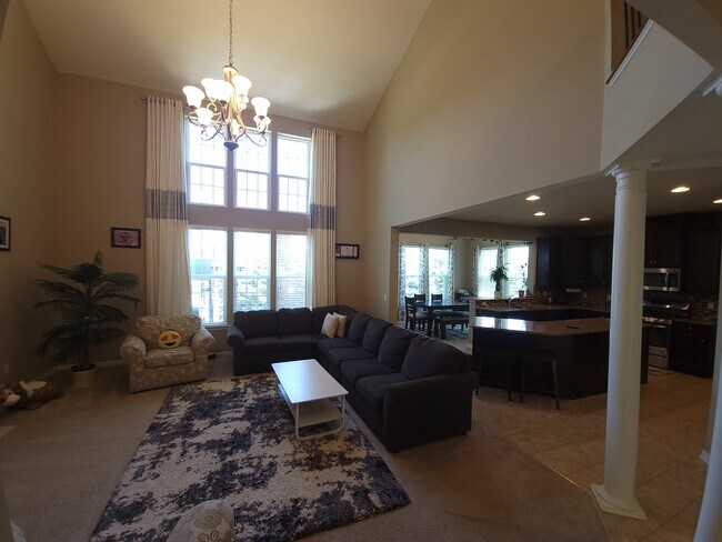 Building Photo - 6321 Brandon Dr