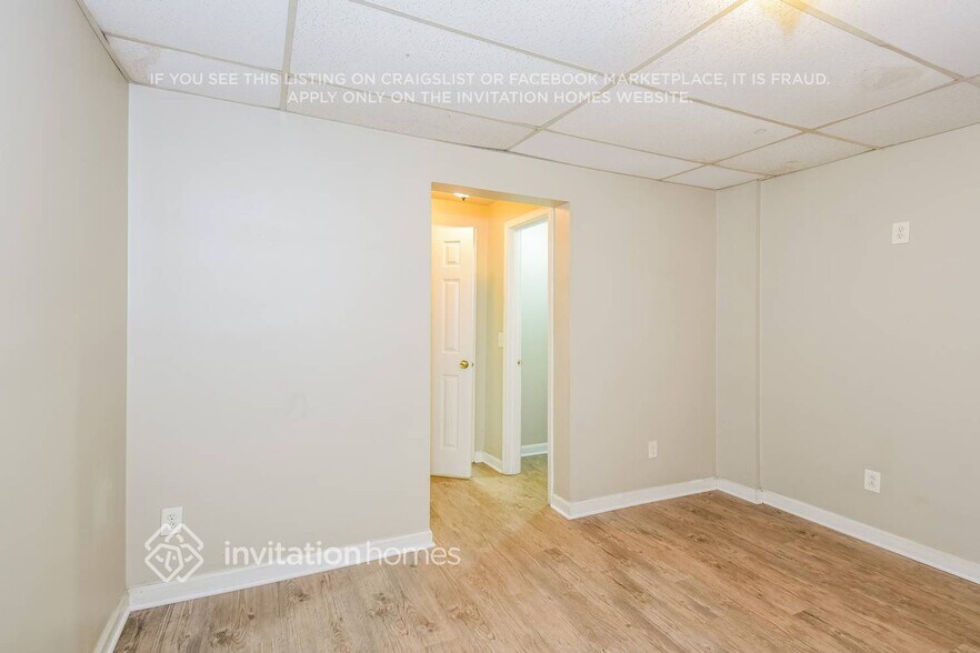 Building Photo - 2624 Sterling Dr NW