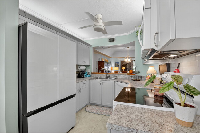 Building Photo - 23279 Barwood Ln N