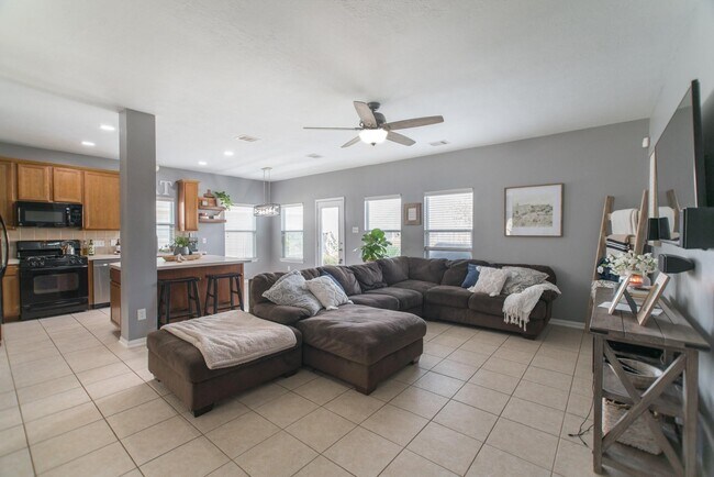 Building Photo - 2823 Sage Bluff Ave