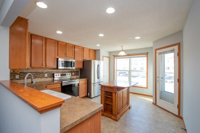 Building Photo - 15119 Fanning Dr N