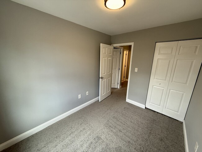 Building Photo - 568 Lancaster Pl