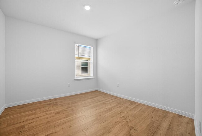 Building Photo - 18000 Purple Top Ln