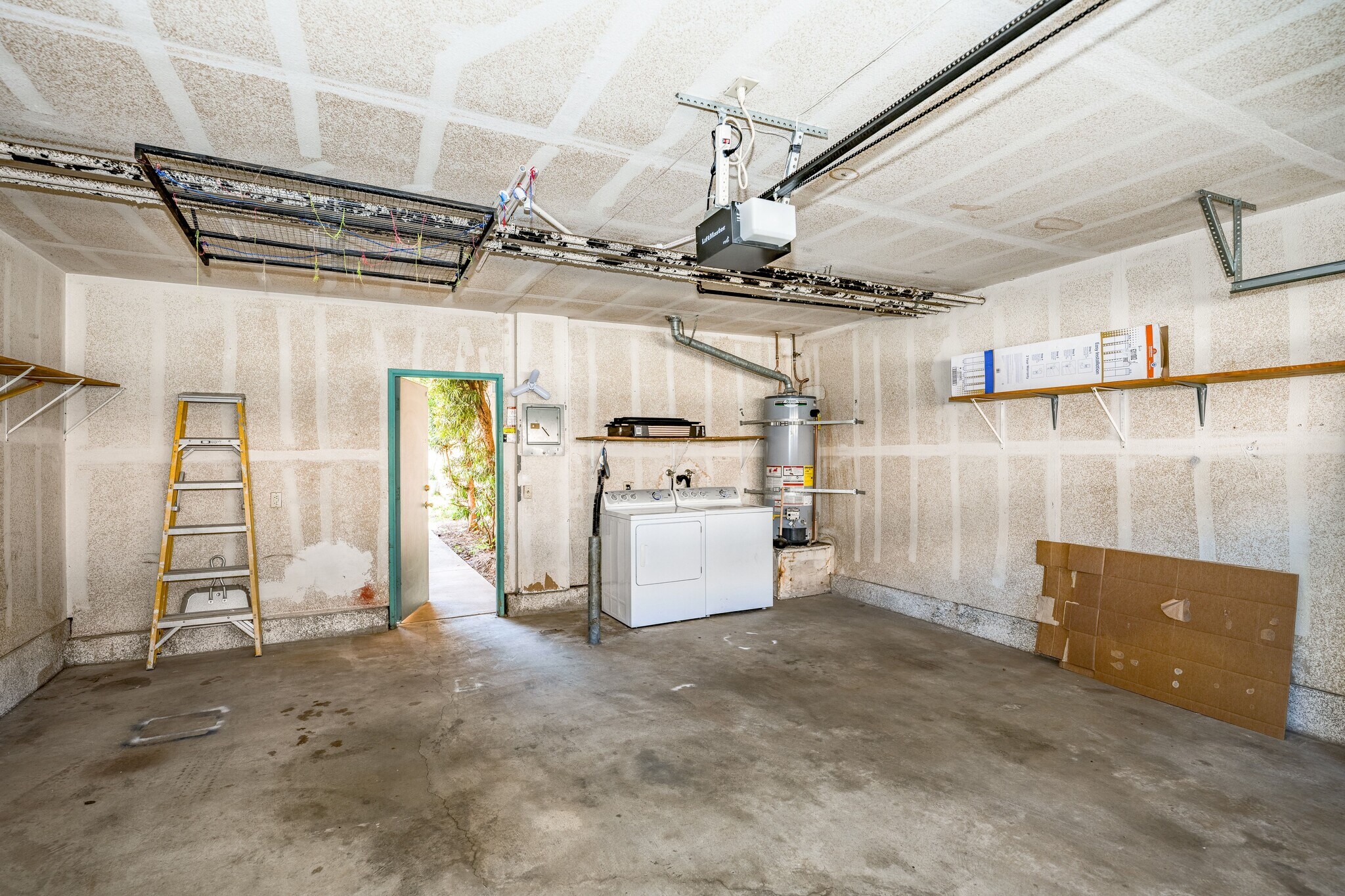 Private 2 car garage under unit - 11068 Sharp Ave