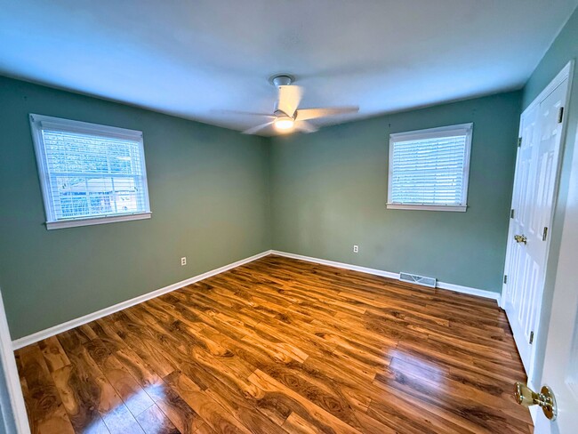 Building Photo - 9 Hardwick Dr