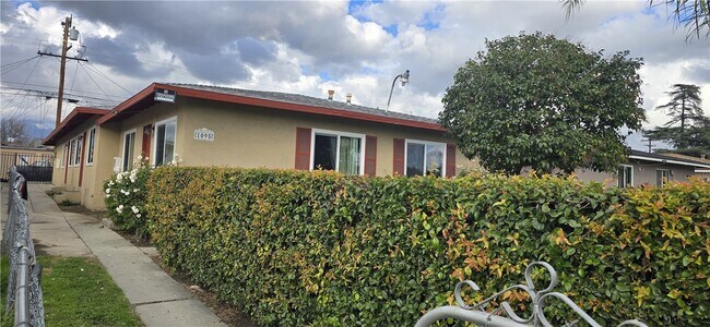 Building Photo - 1095 E Nocta St