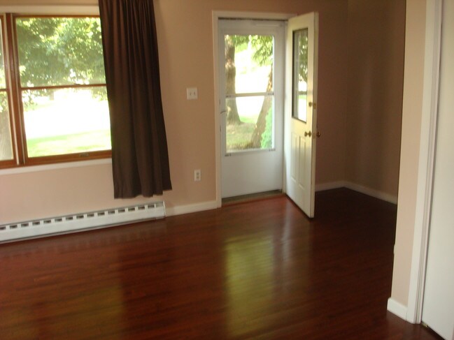 Building Photo - 1528 Blue Course Dr